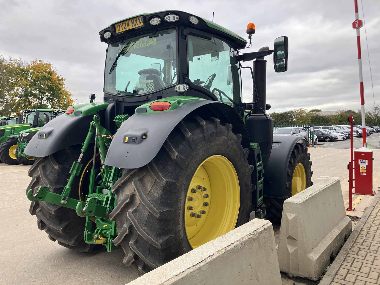 John Deere 6R 250 - جرار: صور 5 John Deere 6R 250 - جرار: صور 5