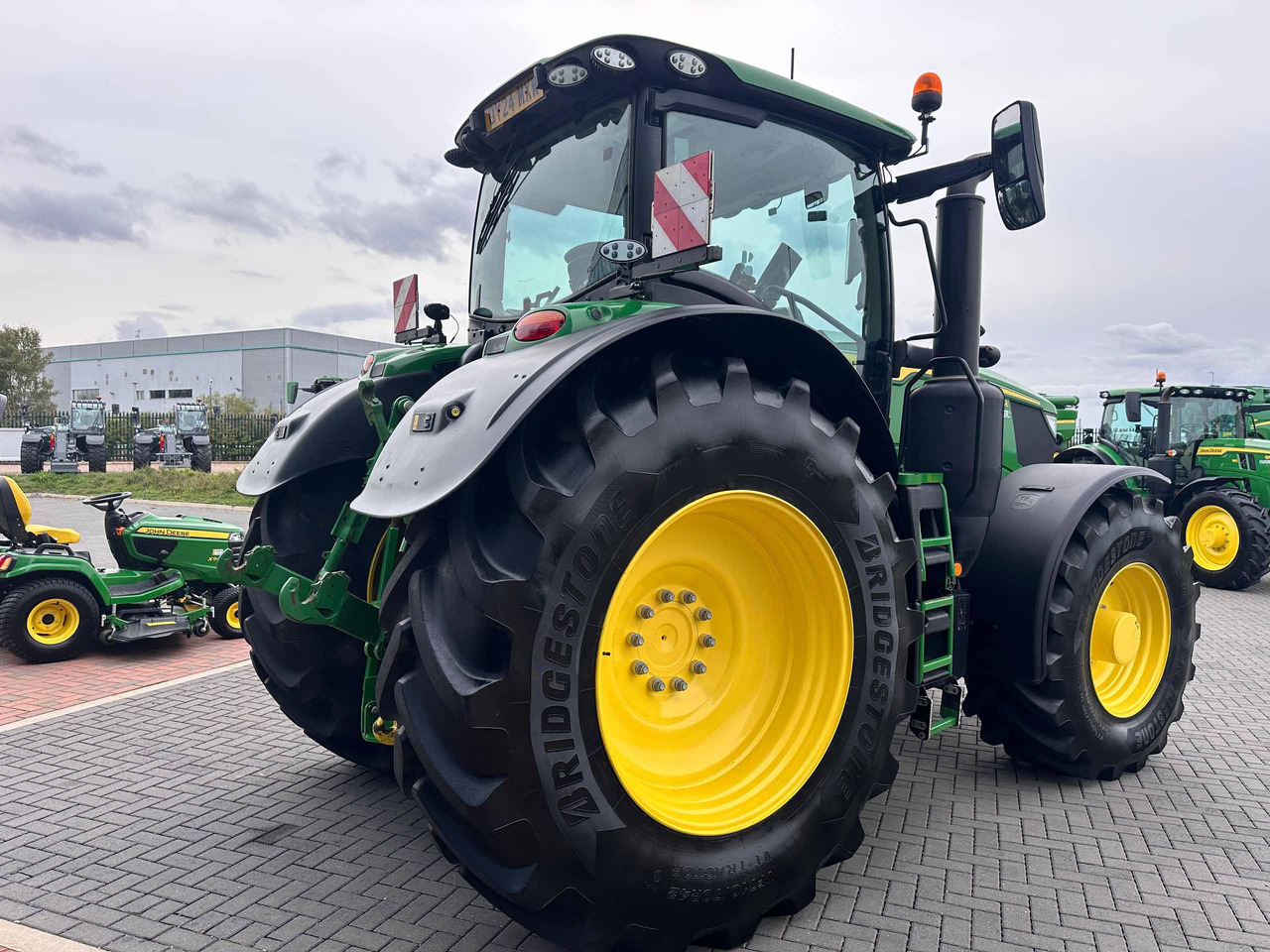 John Deere 6R 250 - جرار: صور 5 John Deere 6R 250 - جرار: صور 5