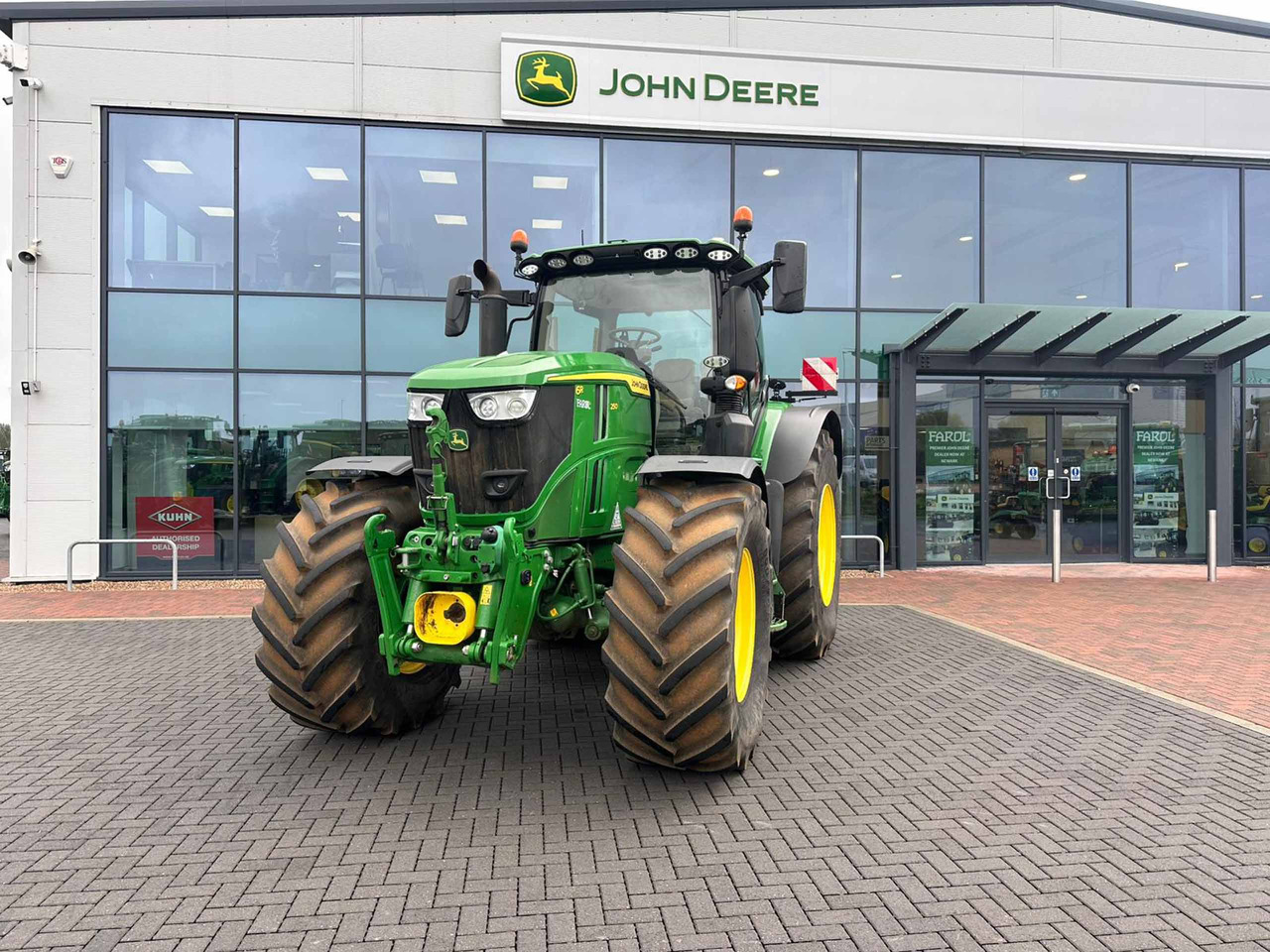 John Deere 6R 250 - جرار: صور 4 John Deere 6R 250 - جرار: صور 4