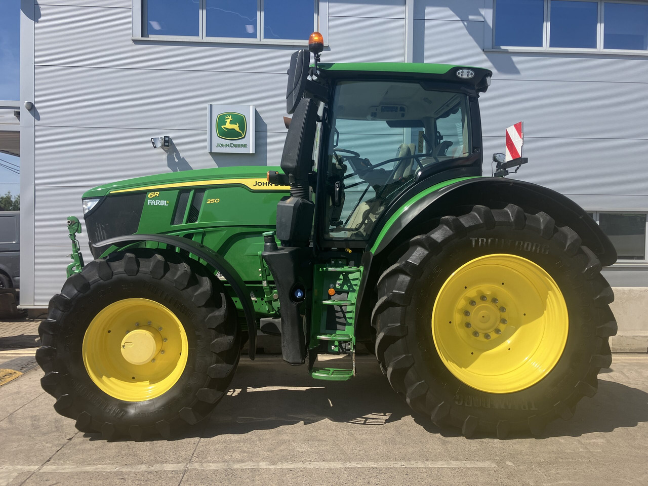 John Deere 6R 250 - جرار: صور 2 John Deere 6R 250 - جرار: صور 2