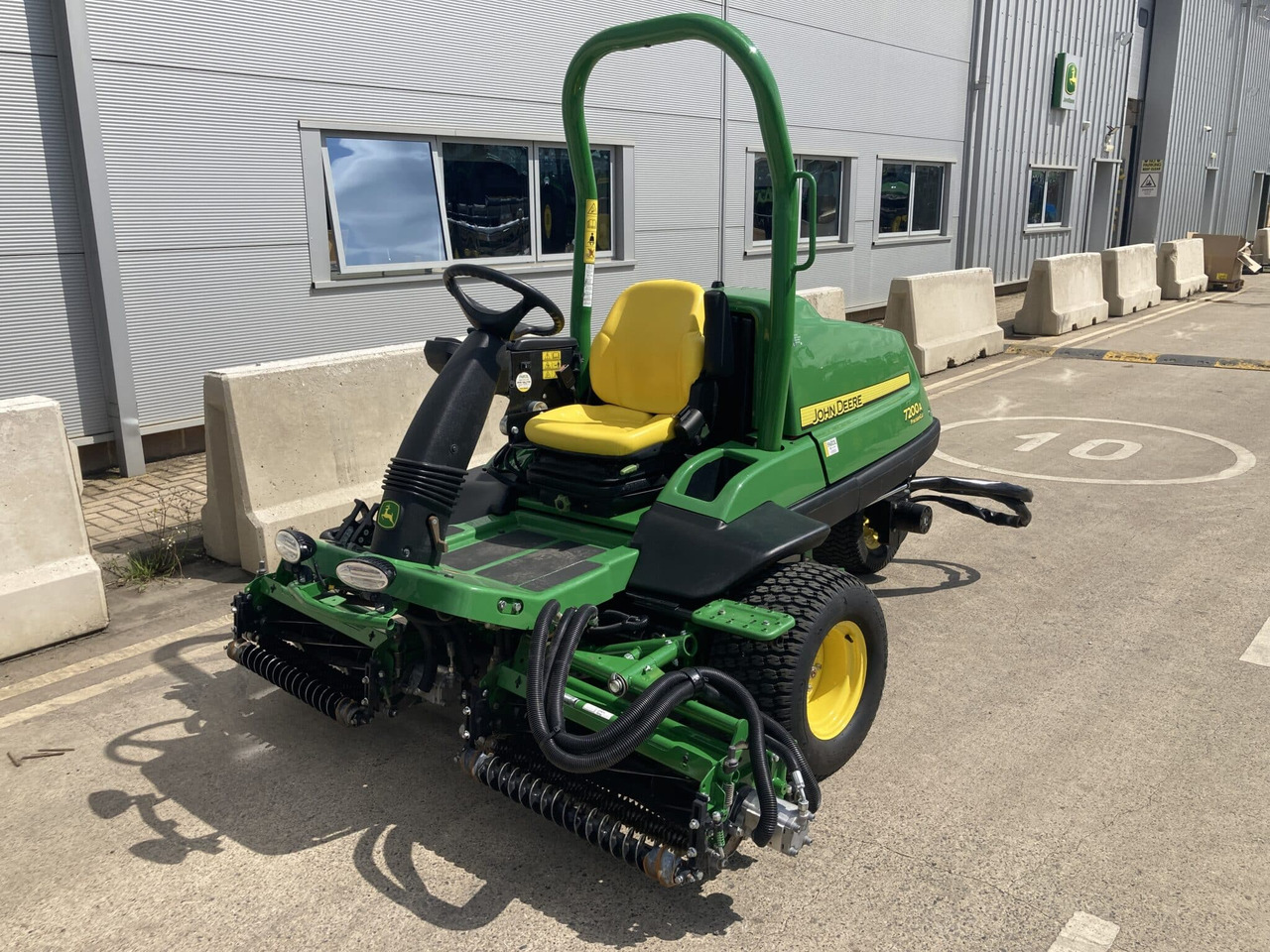 John Deere 7200A utility mower - جزازة المروج: صور 1 John Deere 7200A utility mower - جزازة المروج: صور 1