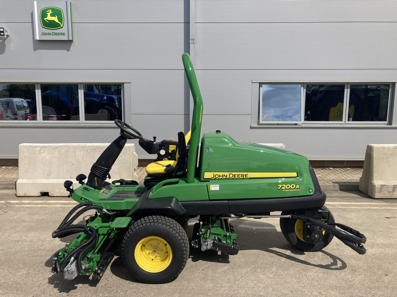 John Deere 7200A utility mower - جزازة المروج: صور 2 John Deere 7200A utility mower - جزازة المروج: صور 2