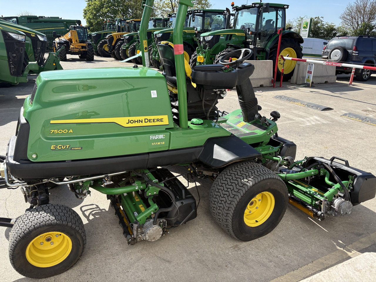 John Deere 7500A E-Cut - جزازة المروج: صور 3 John Deere 7500A E-Cut - جزازة المروج: صور 3