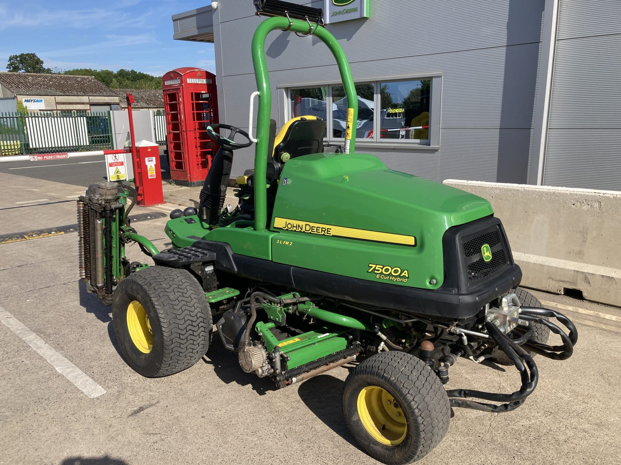 John Deere 7500AE Fairway Mower - جزازة المروج: صور 3 John Deere 7500AE Fairway Mower - جزازة المروج: صور 3