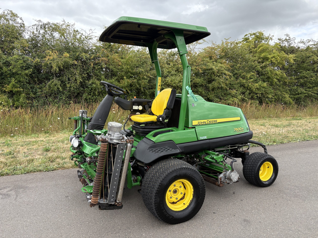 John Deere 7500AE Fairway Mower - جزازة المروج: صور 1 John Deere 7500AE Fairway Mower - جزازة المروج: صور 1
