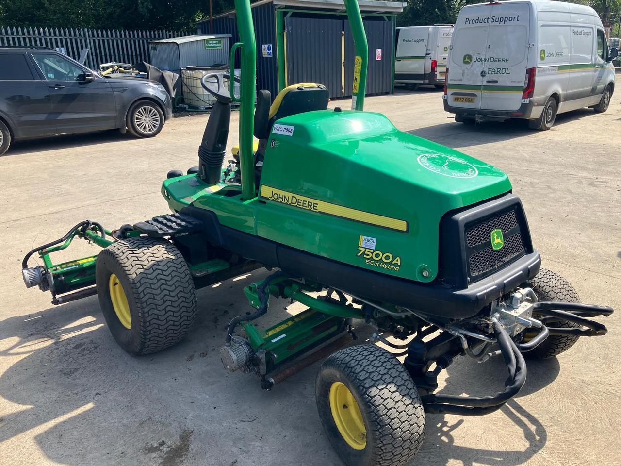 John Deere 7500AE fairway mower - جزازة المروج: صور 4 John Deere 7500AE fairway mower - جزازة المروج: صور 4