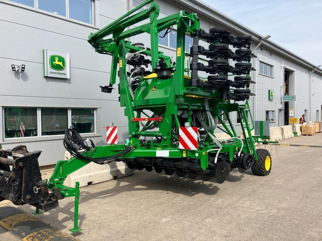 John Deere 750A - معدات بذار: صور 1 John Deere 750A - معدات بذار: صور 1