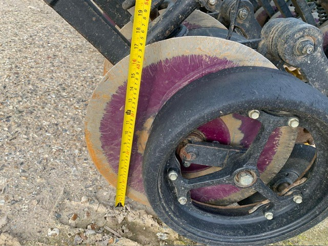 John Deere 750A - آلات البذر والغرس والشتل: صور 3 John Deere 750A - آلات البذر والغرس والشتل: صور 3