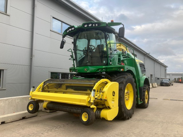 حصادة الأعلاف John Deere 8500i: صور 13