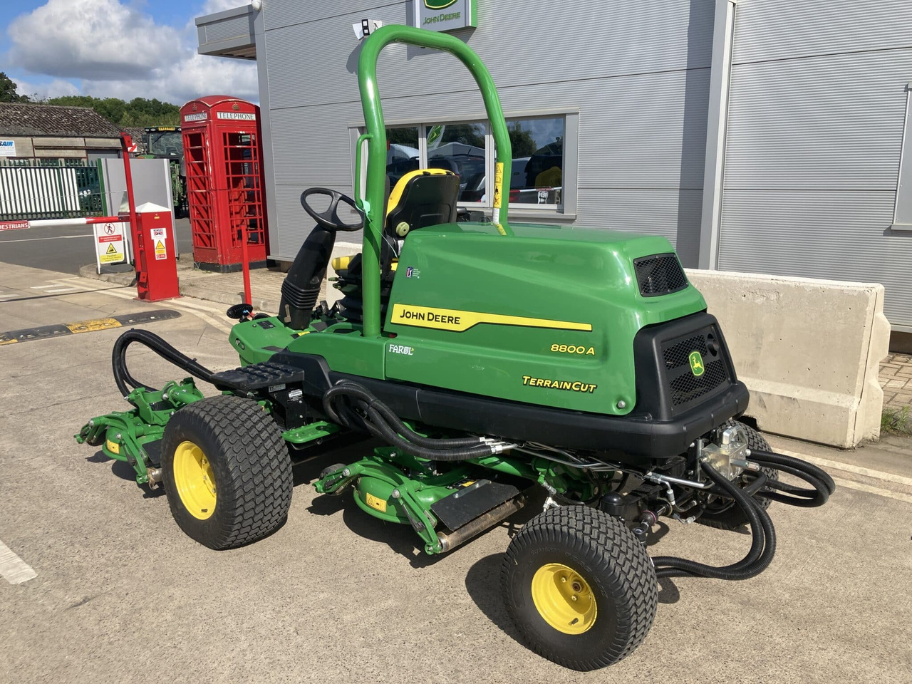 John Deere 8800A 5 pod rotary mower - جزازة المروج: صور 3 John Deere 8800A 5 pod rotary mower - جزازة المروج: صور 3