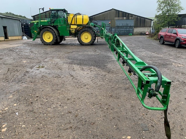 John Deere R4040i - آلة الرش: صور 1 John Deere R4040i - آلة الرش: صور 1