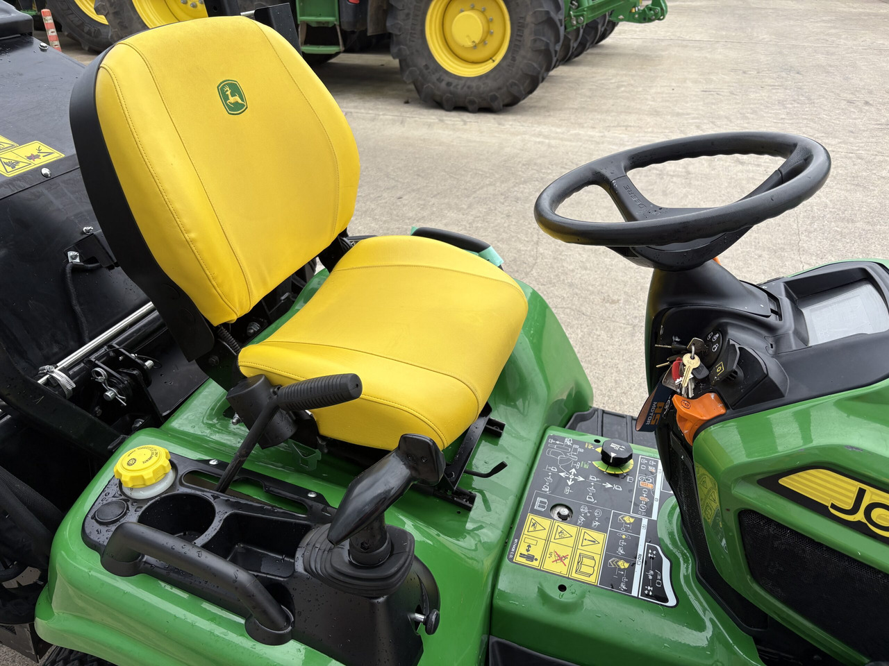 John Deere X950R Cut and Collect mower - جزازة المروج: صور 3 John Deere X950R Cut and Collect mower - جزازة المروج: صور 3