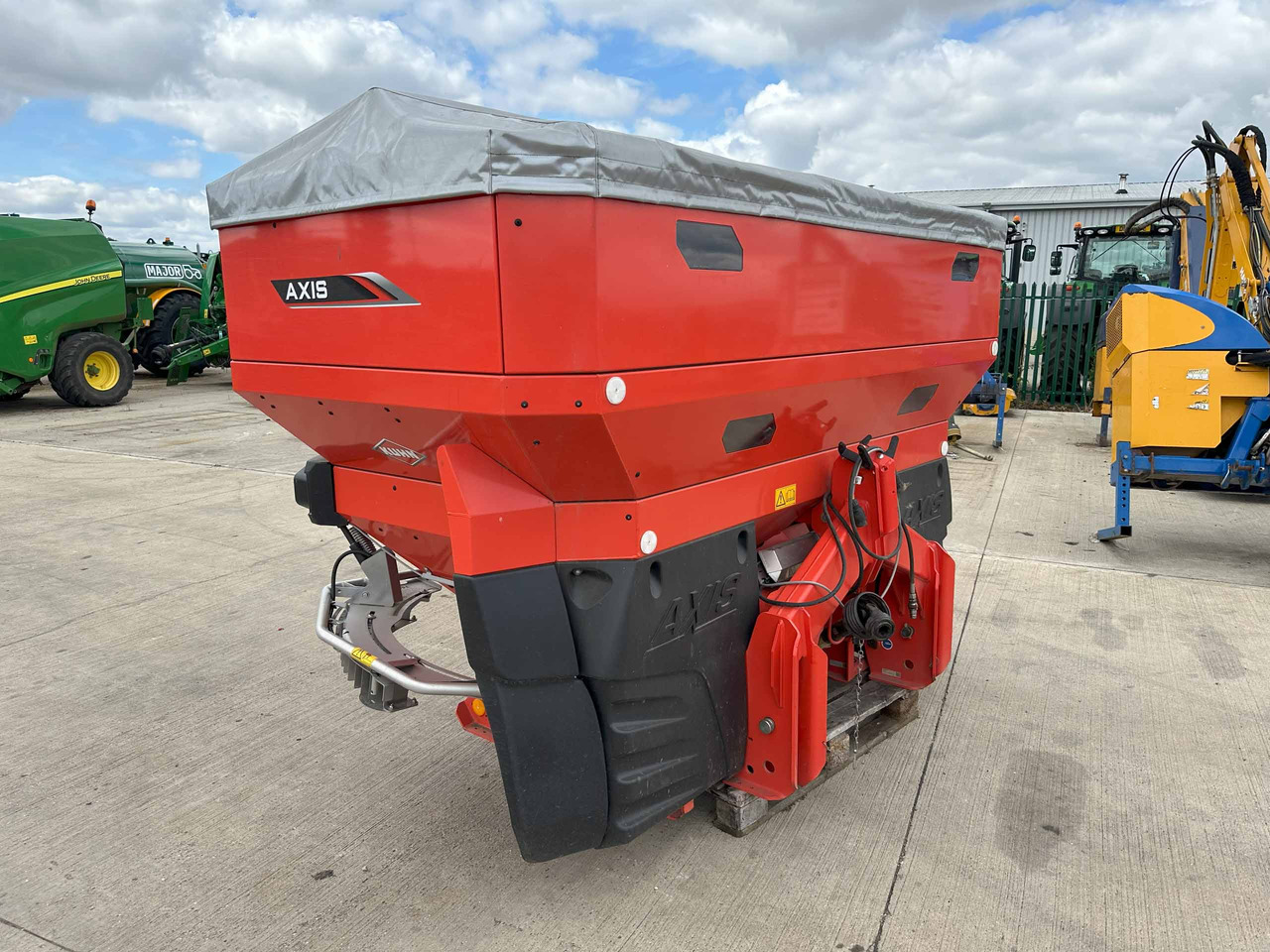 Kuhn Axis 50.2 M-EMC-W - آلة رش الأسمدة: صور 3 Kuhn Axis 50.2 M-EMC-W - آلة رش الأسمدة: صور 3