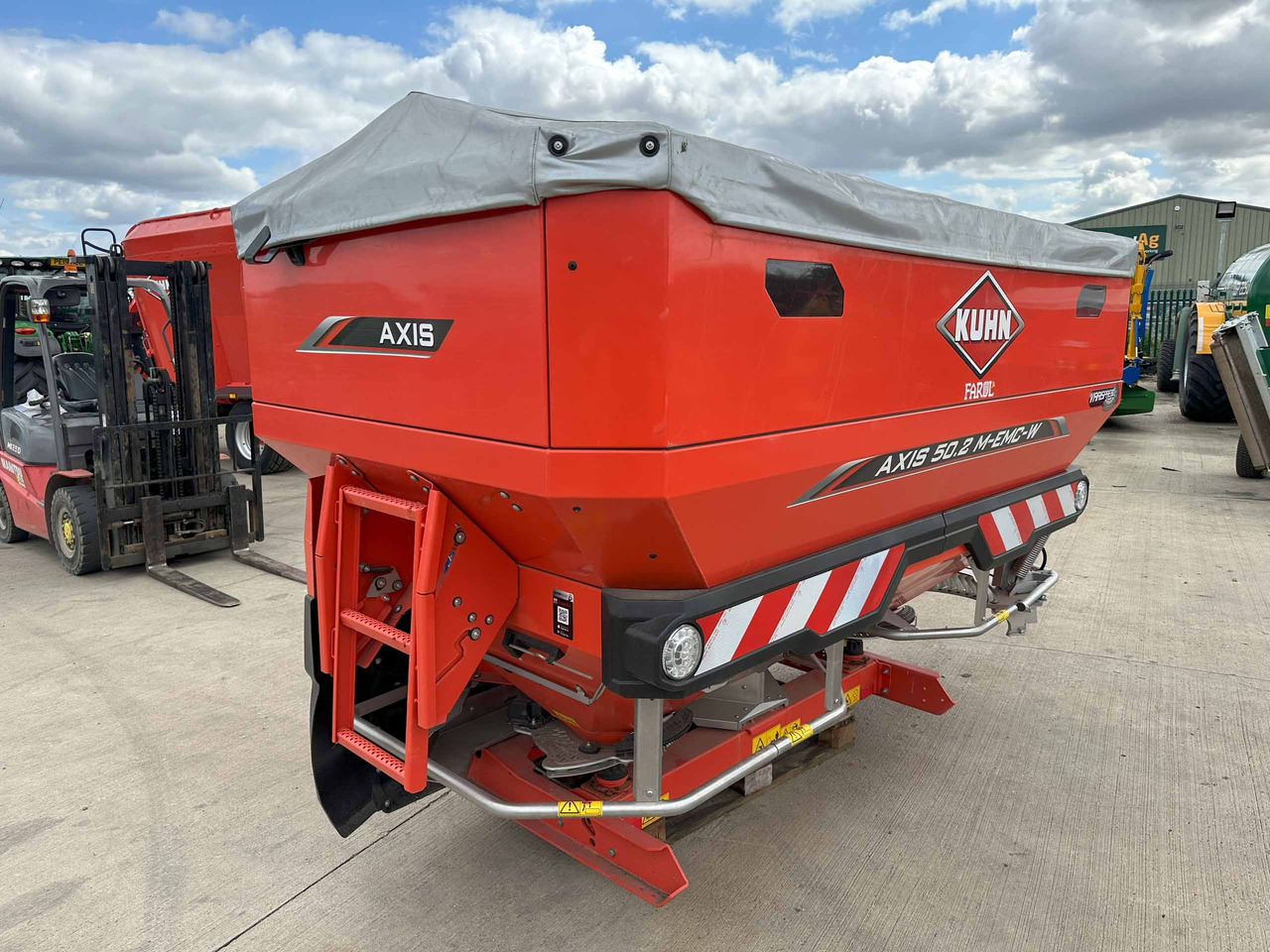 Kuhn Axis 50.2 M-EMC-W - آلة رش الأسمدة: صور 5 Kuhn Axis 50.2 M-EMC-W - آلة رش الأسمدة: صور 5