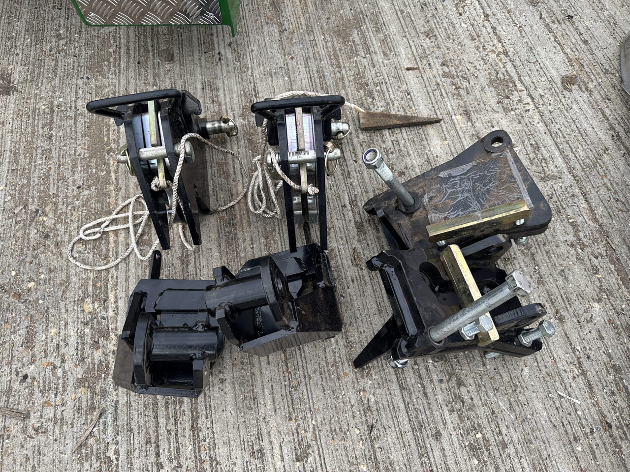 McConnel JCB 4220 Fastrac axle brackets - جزازة رافعة: صور 2 McConnel JCB 4220 Fastrac axle brackets - جزازة رافعة: صور 2