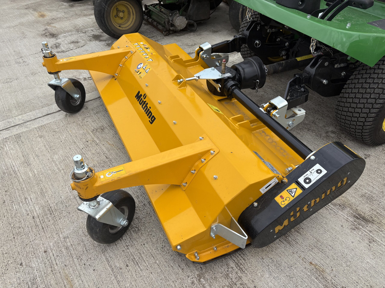 Muthing MU-FM160 JD Outfront Flail Mower Demo - التقطيع جزازة: صور 3 Muthing MU-FM160 JD Outfront Flail Mower Demo - التقطيع جزازة: صور 3