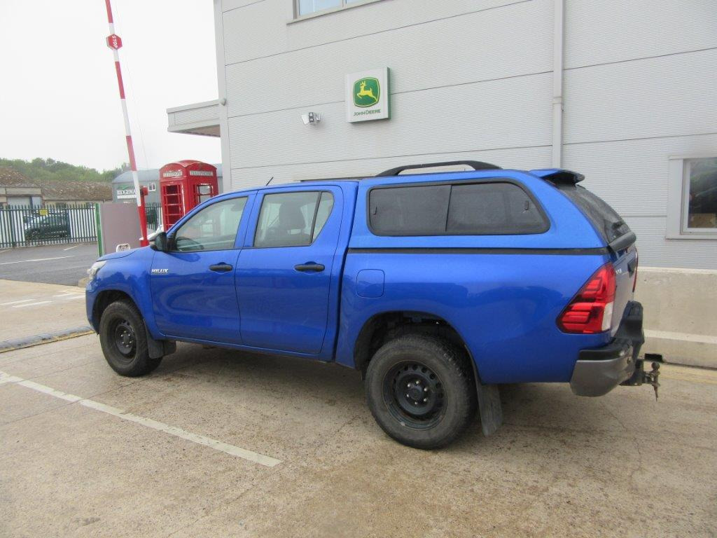 TOYOTA HILUX ACTIVE D-4D - شاحنة البيك أب: صور 4 TOYOTA HILUX ACTIVE D-4D - شاحنة البيك أب: صور 4