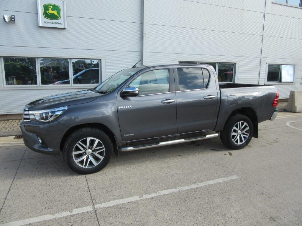 TOYOTA HILUX INVINCIBLE D-4D - شاحنة البيك أب: صور 3 TOYOTA HILUX INVINCIBLE D-4D - شاحنة البيك أب: صور 3