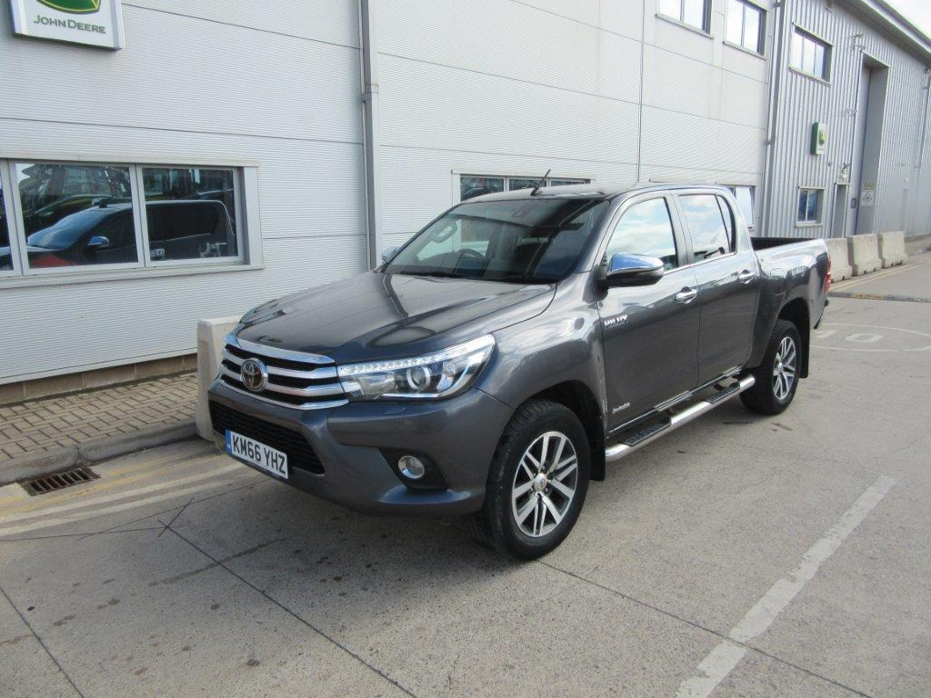 TOYOTA HILUX INVINCIBLE D-4D - شاحنة البيك أب: صور 2 TOYOTA HILUX INVINCIBLE D-4D - شاحنة البيك أب: صور 2
