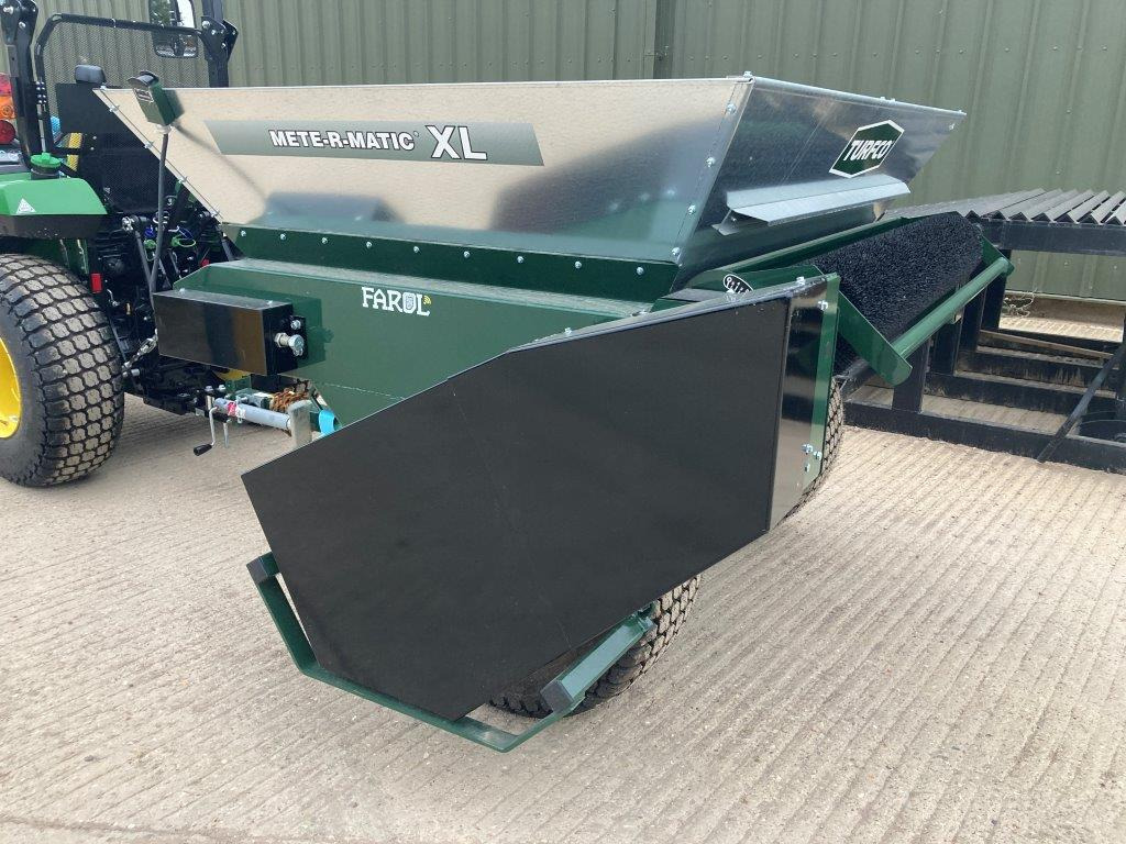 Turfco METE-R-MATIC XL Top Dresser - معدات الحدائق: صور 3 Turfco METE-R-MATIC XL Top Dresser - معدات الحدائق: صور 3