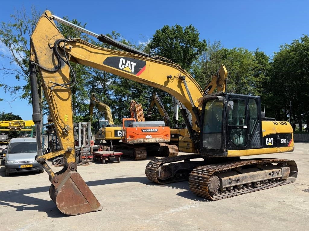 CAT 320 D L - حفارات زحافة: صور 1 CAT 320 D L - حفارات زحافة: صور 1