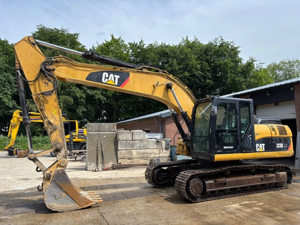CAT 323 D LN - حفارات زحافة: صور 1 CAT 323 D LN - حفارات زحافة: صور 1