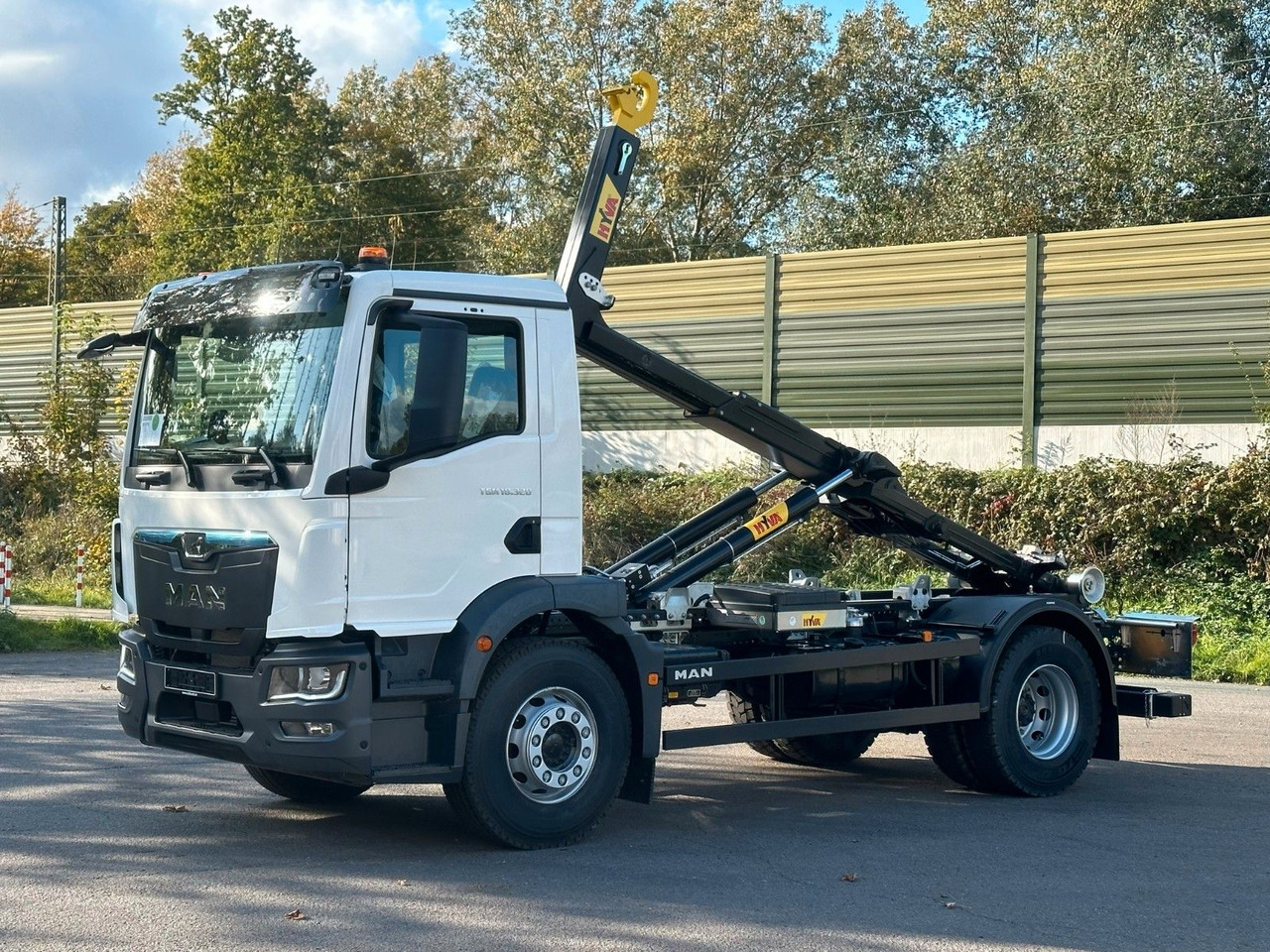 MAN TGM 18.320 4x2 Euro 6e Hyva 12-45 - شاحنة ذات الخطاف, شاحنة كرين: صور 2 MAN TGM 18.320 4x2 Euro 6e Hyva 12-45 - شاحنة ذات الخطاف, شاحنة كرين: صور 2