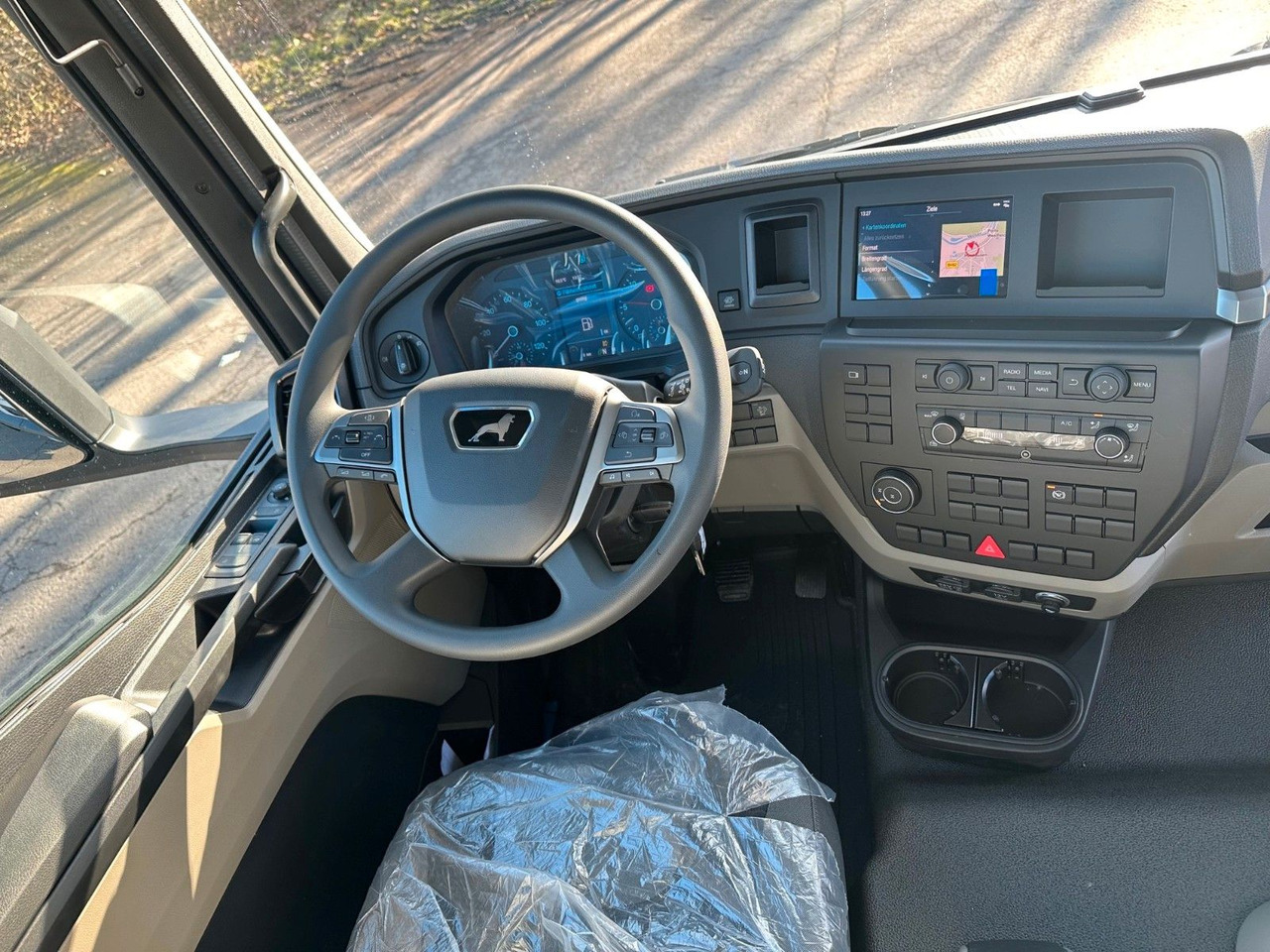 شاحنة ذات الخطاف, شاحنة كرين MAN TGM 18.320 4x4 Euro 6e Hyva 12-45: صور 21