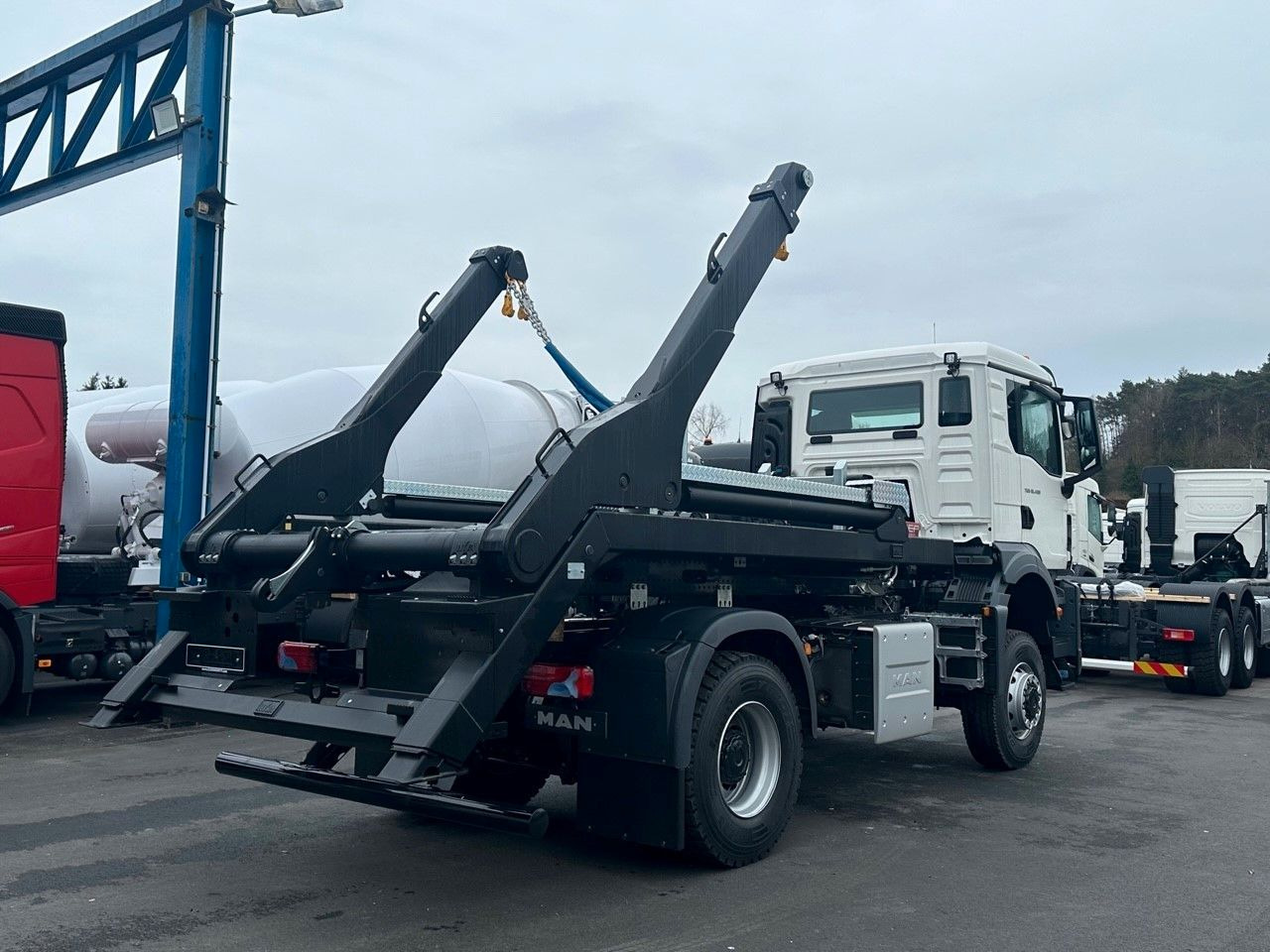 MAN TGS 18.400 4x4 Euro 6e Hyva Absetzkipper - قلابات, شاحنة كرين: صور 3 MAN TGS 18.400 4x4 Euro 6e Hyva Absetzkipper - قلابات, شاحنة كرين: صور 3