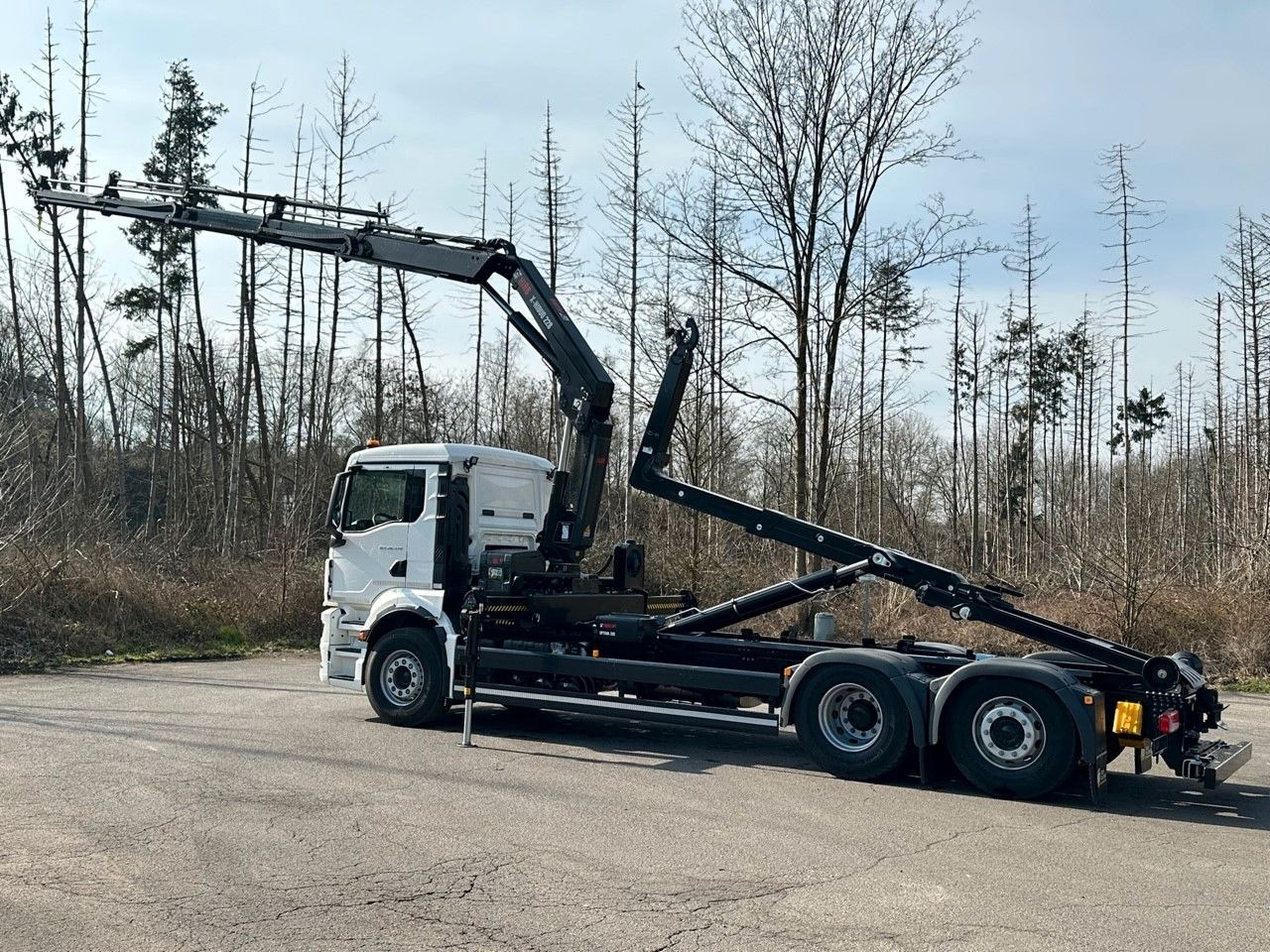 MAN TGS 26.470 6x2 Abrollkipper + Kran Hiab 228-4 - شاحنة ذات الخطاف, شاحنة كرين: صور 4 MAN TGS 26.470 6x2 Abrollkipper + Kran Hiab 228-4 - شاحنة ذات الخطاف, شاحنة كرين: صور 4