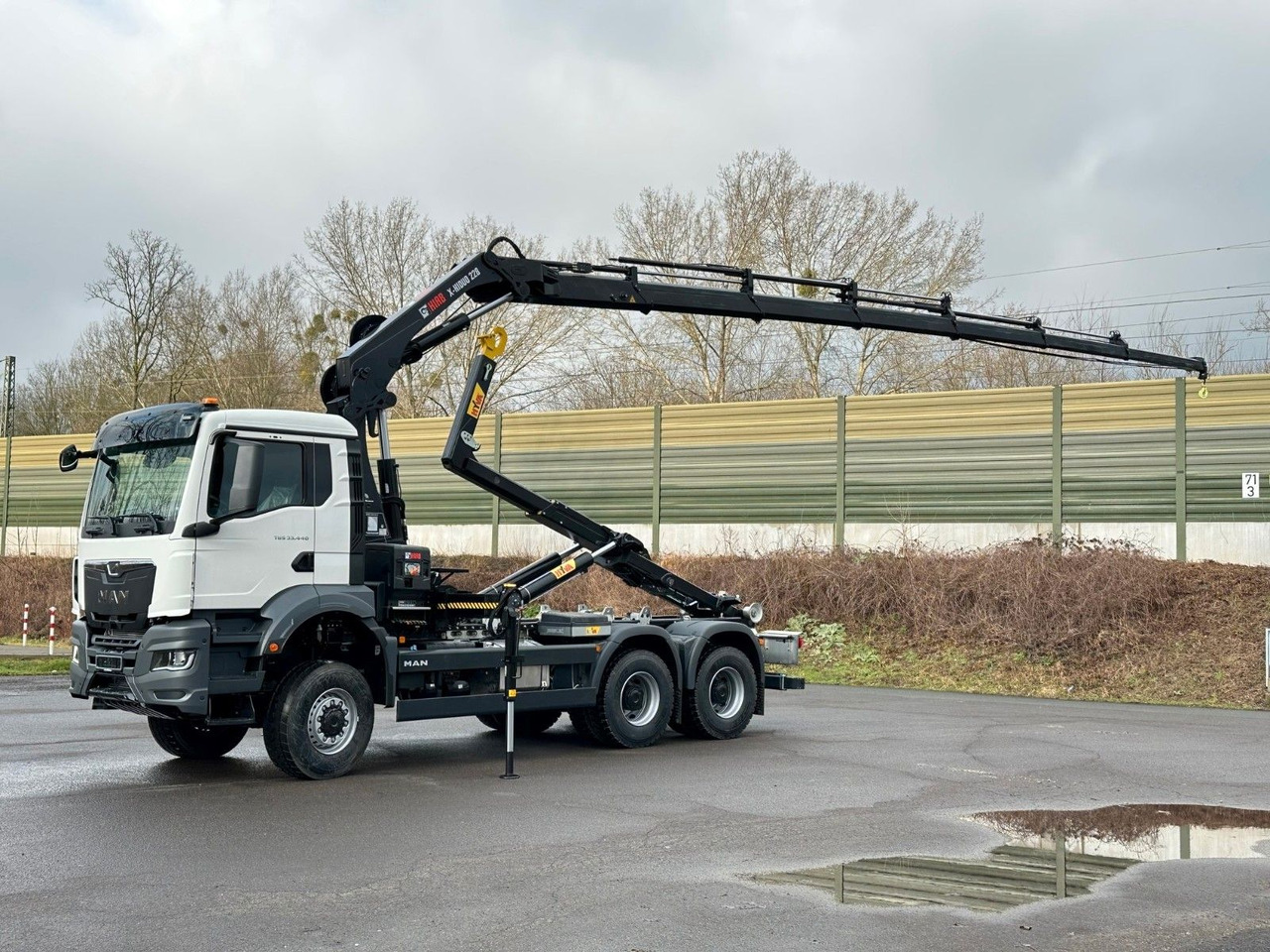 MAN TGS 33.440 6x6 BB Abrollkipper+Kran Hiab 228-6 - شاحنة ذات الخطاف, شاحنة كرين: صور 2 MAN TGS 33.440 6x6 BB Abrollkipper+Kran Hiab 228-6 - شاحنة ذات الخطاف, شاحنة كرين: صور 2