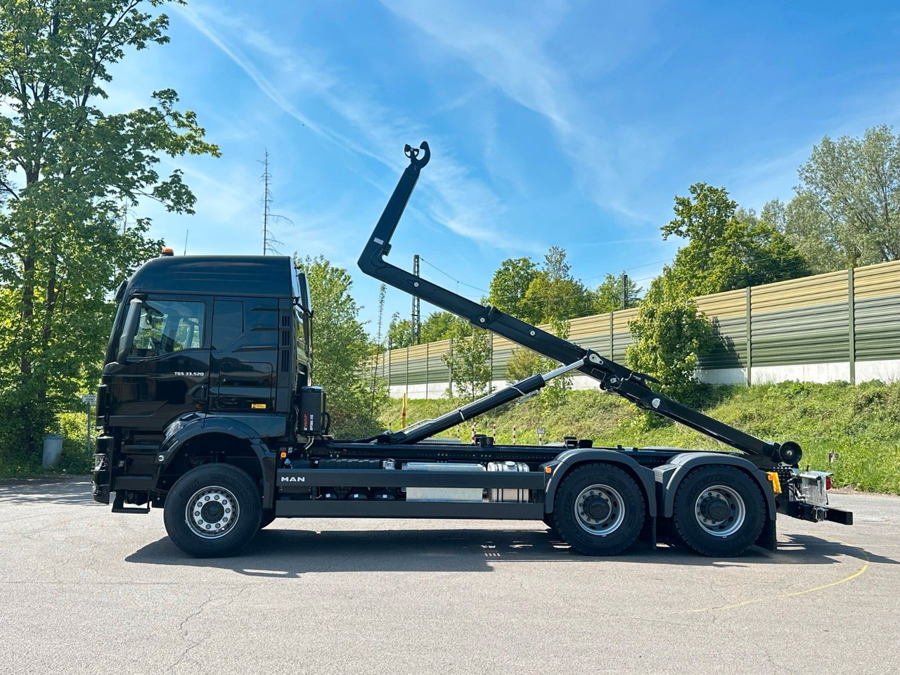 MAN TGS 33.510 6X4 Euro6e Abrollkipper MULTILIFT - شاحنة ذات الخطاف, شاحنة كرين: صور 3 MAN TGS 33.510 6X4 Euro6e Abrollkipper MULTILIFT - شاحنة ذات الخطاف, شاحنة كرين: صور 3