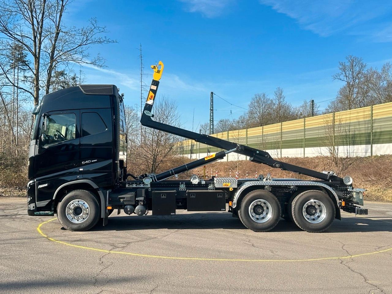 Volvo FH 540 6x4 Abrollkipper Hyva 20-60 - شاحنة ذات الخطاف, شاحنة كرين: صور 4 Volvo FH 540 6x4 Abrollkipper Hyva 20-60 - شاحنة ذات الخطاف, شاحنة كرين: صور 4