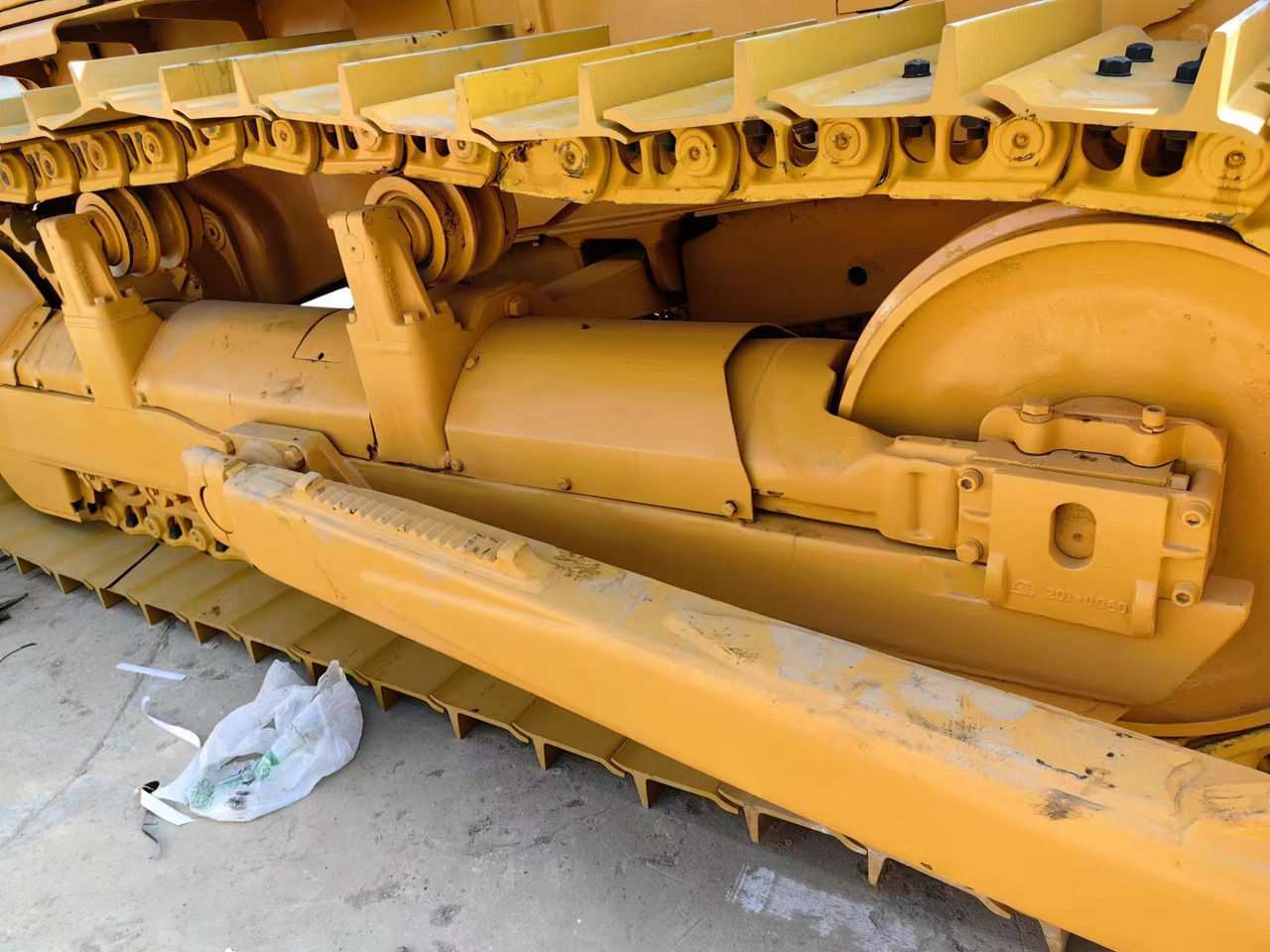 CATERPILLAR D6G2 - بلدوزر: صور 1 CATERPILLAR D6G2 - بلدوزر: صور 1