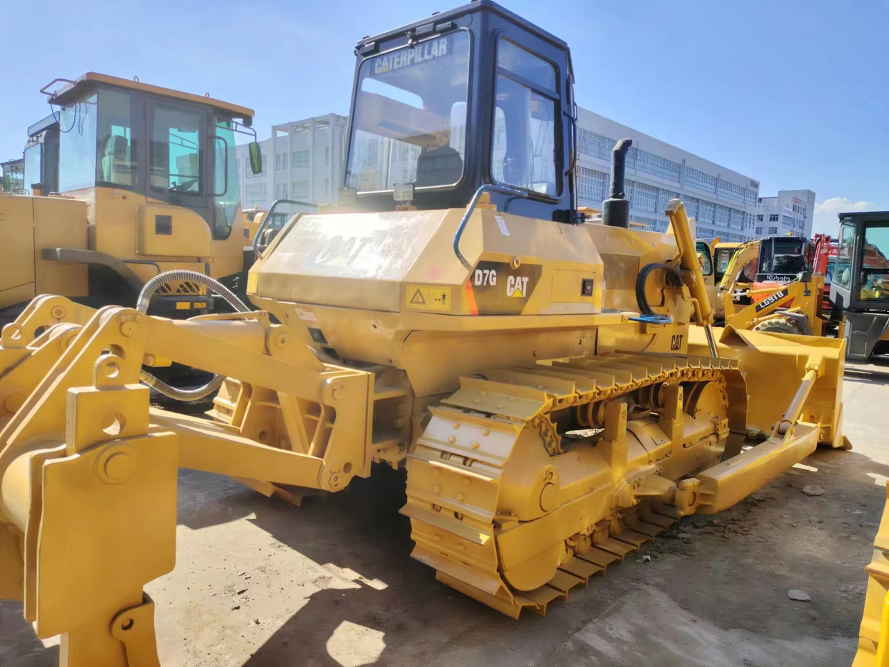 CATERPILLAR D7G - بلدوزر: صور 3 CATERPILLAR D7G - بلدوزر: صور 3
