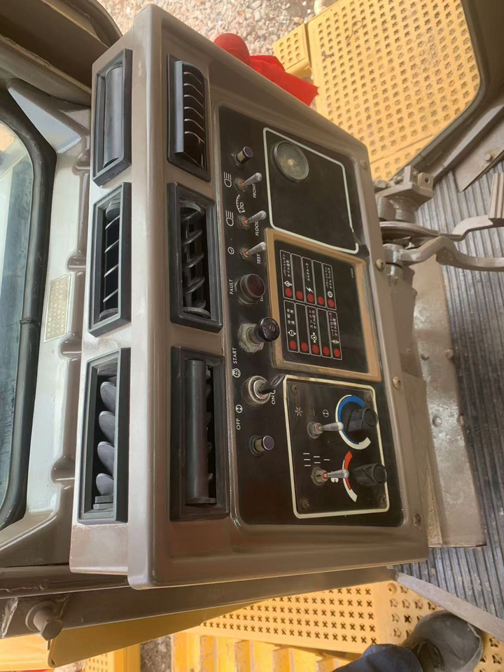 CATERPILLAR D8R - بلدوزر: صور 5 CATERPILLAR D8R - بلدوزر: صور 5