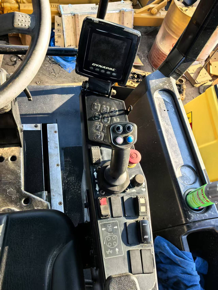 DYNAPAC CC6200 - مدحلة الأسفلت: صور 4 DYNAPAC CC6200 - مدحلة الأسفلت: صور 4