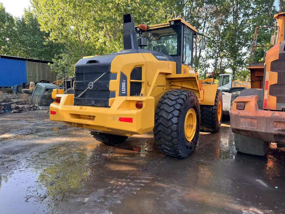Good Condition Used L120Gz Wheel Loader VOLVO Used VOLVO L120G Loader Used Wheel Loader for Sale - اللودر بعجل: صور 2 Good Condition Used L120Gz Wheel Loader VOLVO Used VOLVO L120G Loader Used Wheel Loader for Sale - اللودر بعجل: صور 2