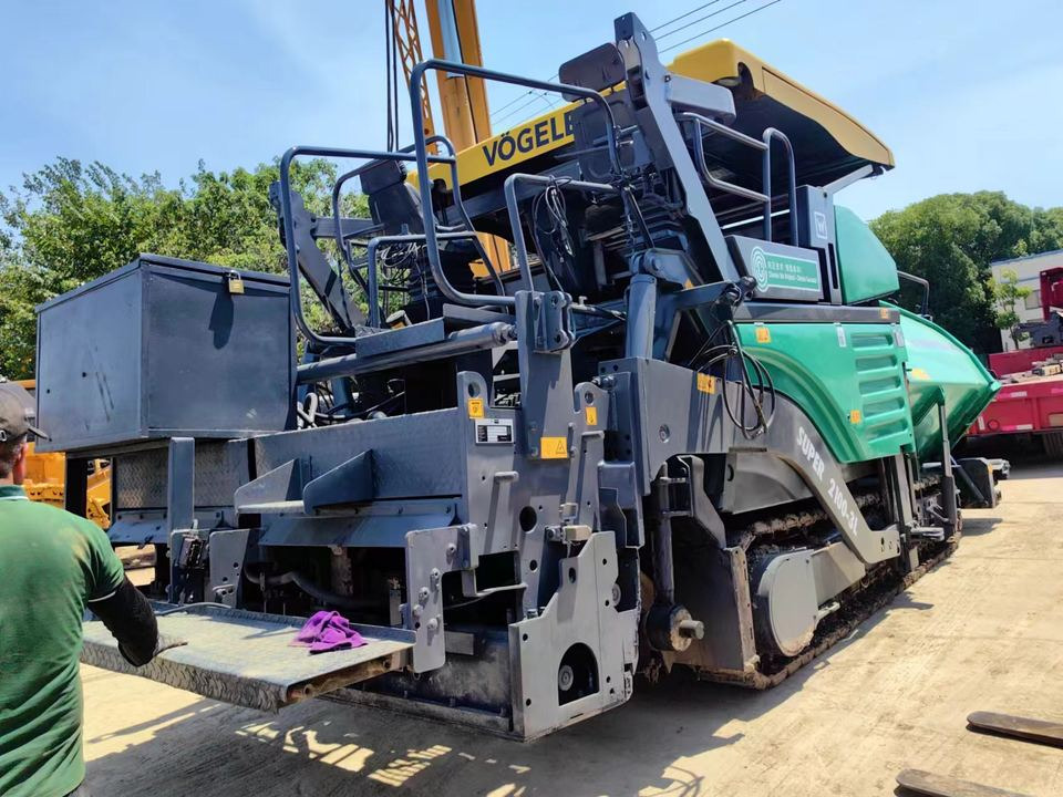 High Quality Used VOGELE 2100-3L Paver Construction Machinery Good Condition VOGELE Paver - العامل بالقار: صور 2 High Quality Used VOGELE 2100-3L Paver Construction Machinery Good Condition VOGELE Paver - العامل بالقار: صور 2