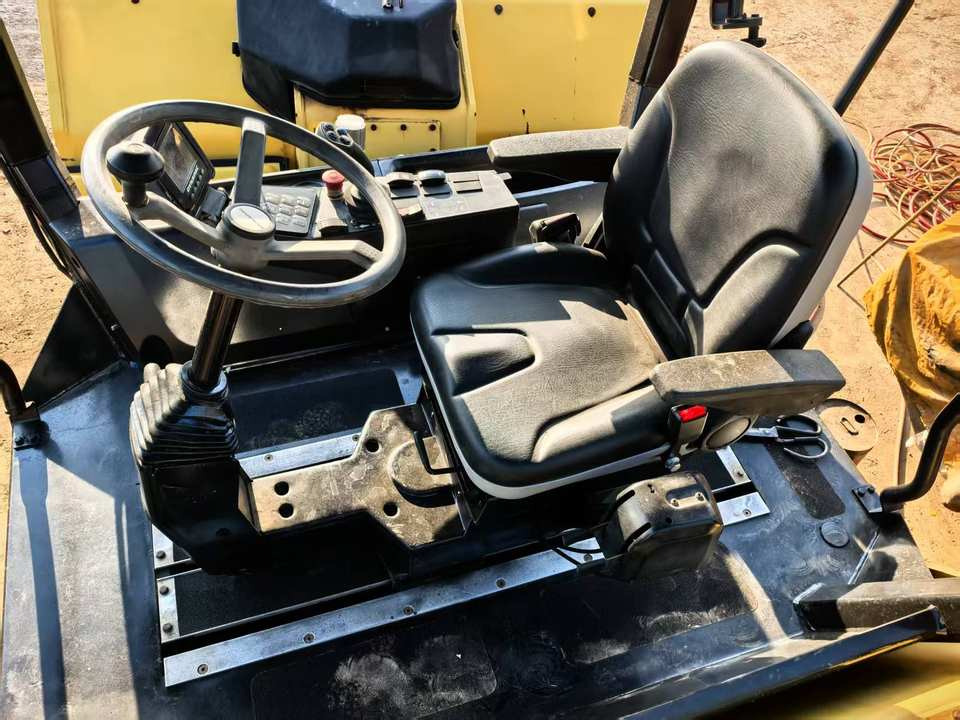 Hot Sale Used Dynapac CC6200 Road Roller Good Condition Double Steel Wheel Original Sweden Construction Machine Cheap Loader - مدحلة الأسفلت: صور 3 Hot Sale Used Dynapac CC6200 Road Roller Good Condition Double Steel Wheel Original Sweden Construction Machine Cheap Loader - مدحلة الأسفلت: صور 3