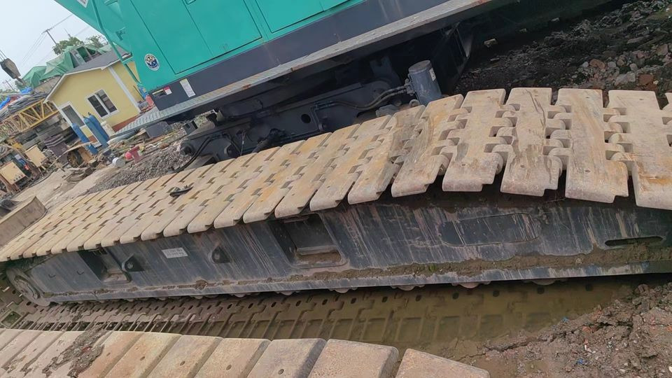 KOBELCO 150TON Crawler Crane for Containers Original Second Hand with Core Components on Sale! - رافعة مجنزرة: صور 3 KOBELCO 150TON Crawler Crane for Containers Original Second Hand with Core Components on Sale! - رافعة مجنزرة: صور 3