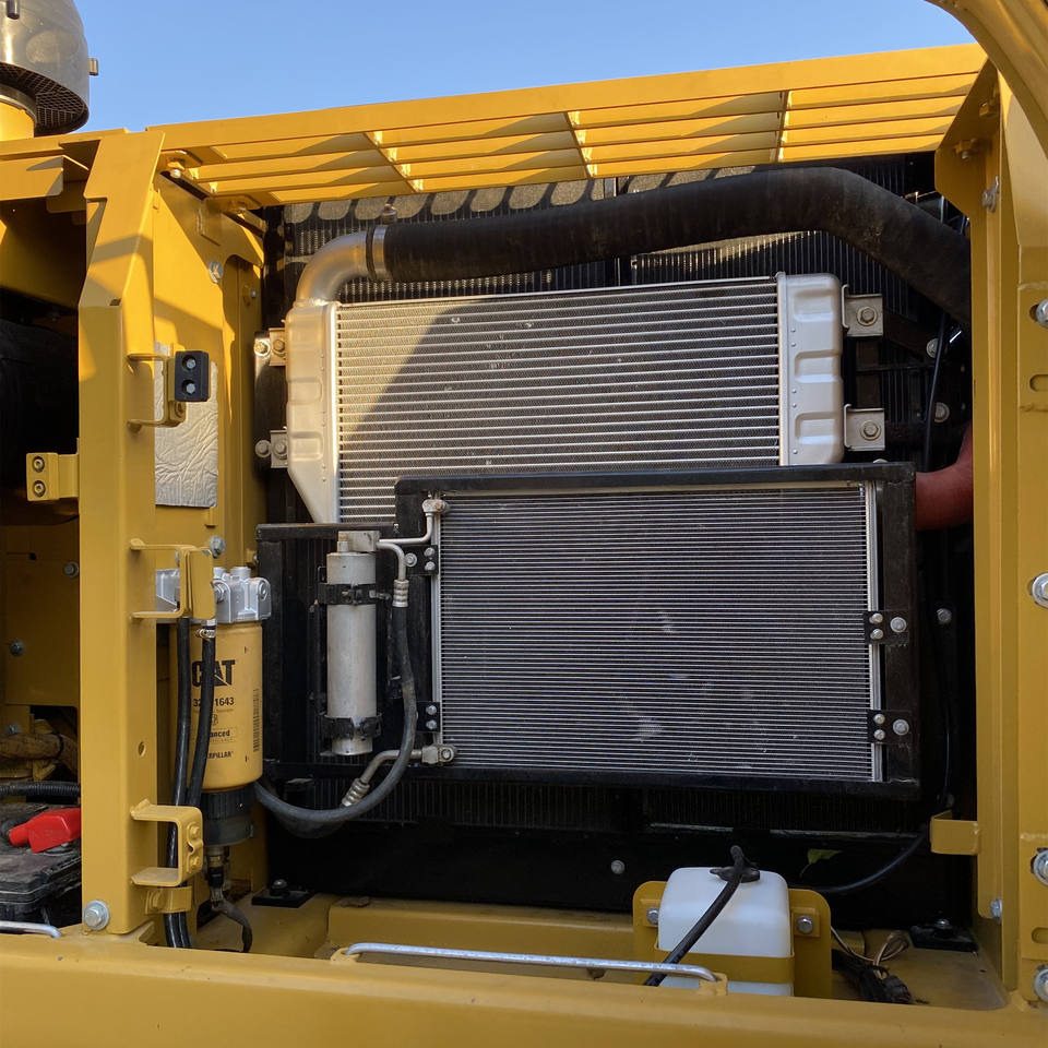 Original Japan Used CAT Crawler Excavator Used Cat 320D Excavator Caterpillar 330D2 320D2 Excavator - حفارات زحافة: صور 5 Original Japan Used CAT Crawler Excavator Used Cat 320D Excavator Caterpillar 330D2 320D2 Excavator - حفارات زحافة: صور 5