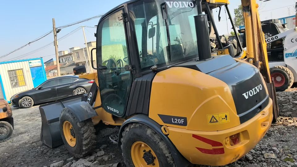 Preferential Price Used Volvo L20F Small Skid Steer Loader Secondhand VOLVO L20f Mini Wheel Loader in Good Condition for Sale - اللودر بعجل: صور 2 Preferential Price Used Volvo L20F Small Skid Steer Loader Secondhand VOLVO L20f Mini Wheel Loader in Good Condition for Sale - اللودر بعجل: صور 2