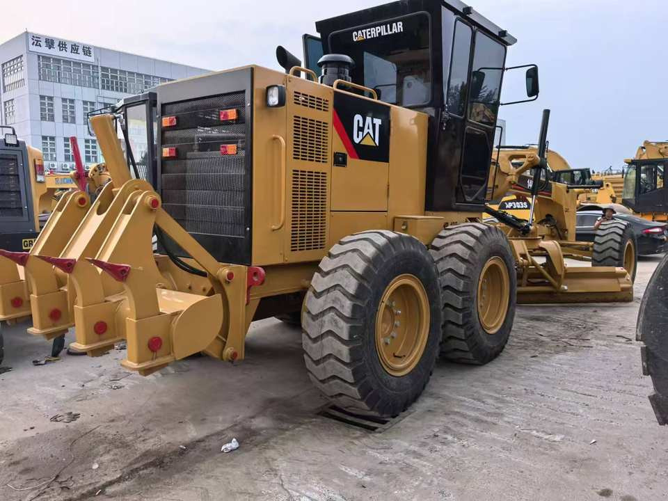 Second Hand Used Construction Machinery Japanese CAT 140G Grader Caterpillar Brand for Sale With Good Condition and Price - آلة تسوية الأرض: صور 5 Second Hand Used Construction Machinery Japanese CAT 140G Grader Caterpillar Brand for Sale With Good Condition and Price - آلة تسوية الأرض: صور 5