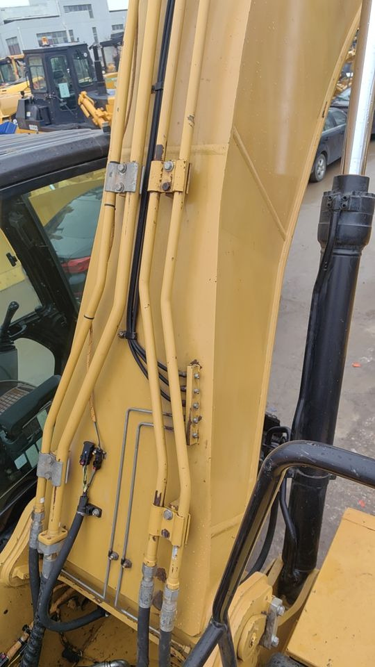 Used Caterpillar 320gc Excavator 20 Tons Capacity CAT 320 320GC 320GX 320NG 323 325 326 329 330 Engine Motor Pump Bearing Sale - حفارات زحافة: صور 3 Used Caterpillar 320gc Excavator 20 Tons Capacity CAT 320 320GC 320GX 320NG 323 325 326 329 330 Engine Motor Pump Bearing Sale - حفارات زحافة: صور 3