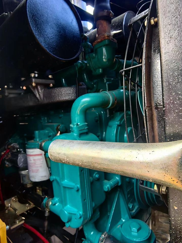 اللودر بعجل Used Liugong 835H Loader China Liugong 835H 856H 862H ZL50CN Wheel Loader in Excellent Condition: صور 6 اللودر بعجل Used Liugong 835H Loader China Liugong 835H 856H 862H ZL50CN Wheel Loader in Excellent Condition: صور 6