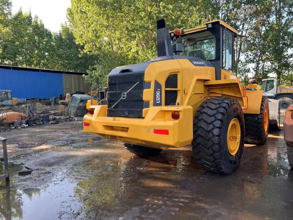 Used Volvo L120GZ 6 Ton Capacity Wheel Loader Available for Sale - اللودر بعجل: صور 2 Used Volvo L120GZ 6 Ton Capacity Wheel Loader Available for Sale - اللودر بعجل: صور 2