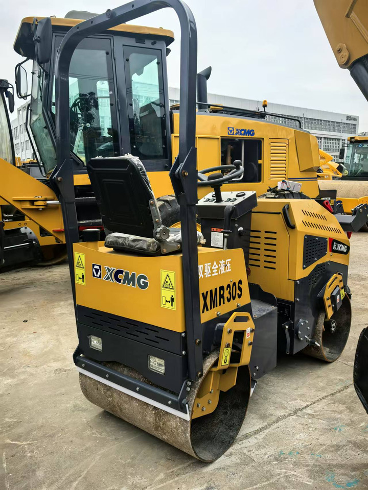 XCMG XMR30S - مدحلة: صور 4 XCMG XMR30S - مدحلة: صور 4