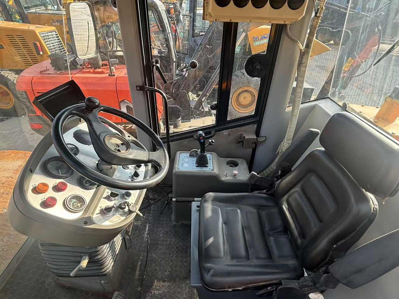 XCMG XS203J - مدماج: صور 5 XCMG XS203J - مدماج: صور 5