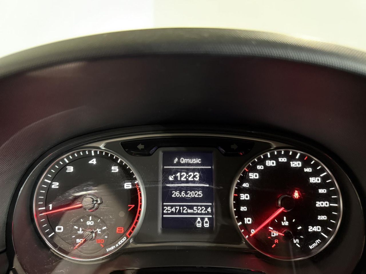 Audi A1 1.2 TFSI Attraction Pro Line Business 2011 254.714 km 76-PBP-8 - هاتشباك: صور 4 Audi A1 1.2 TFSI Attraction Pro Line Business 2011 254.714 km 76-PBP-8 - هاتشباك: صور 4